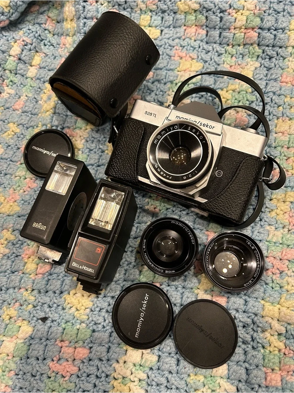 528TL 35mm Camera with Extra Lenses & Flashes - Black/Silver